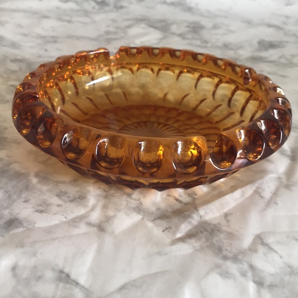 Vintage  1960's Amber Ribbed Edge Ashtray Deep Amber Scalloped - Picture 2 of 8